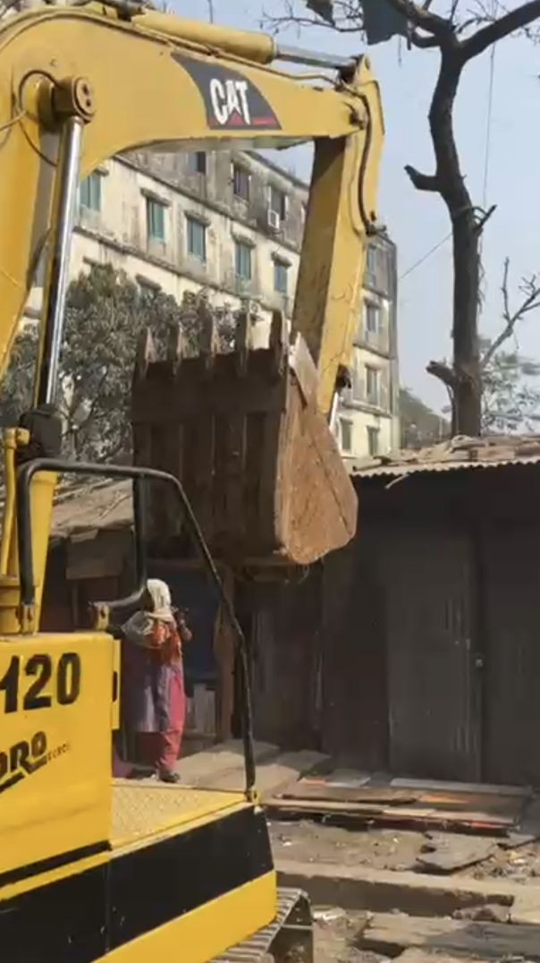 অবৈধ স্থাপনা উচ্ছেদ অভিযান
