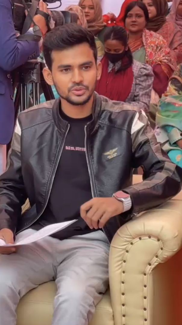উপদেষ্টা আসিফ মাহমুদ