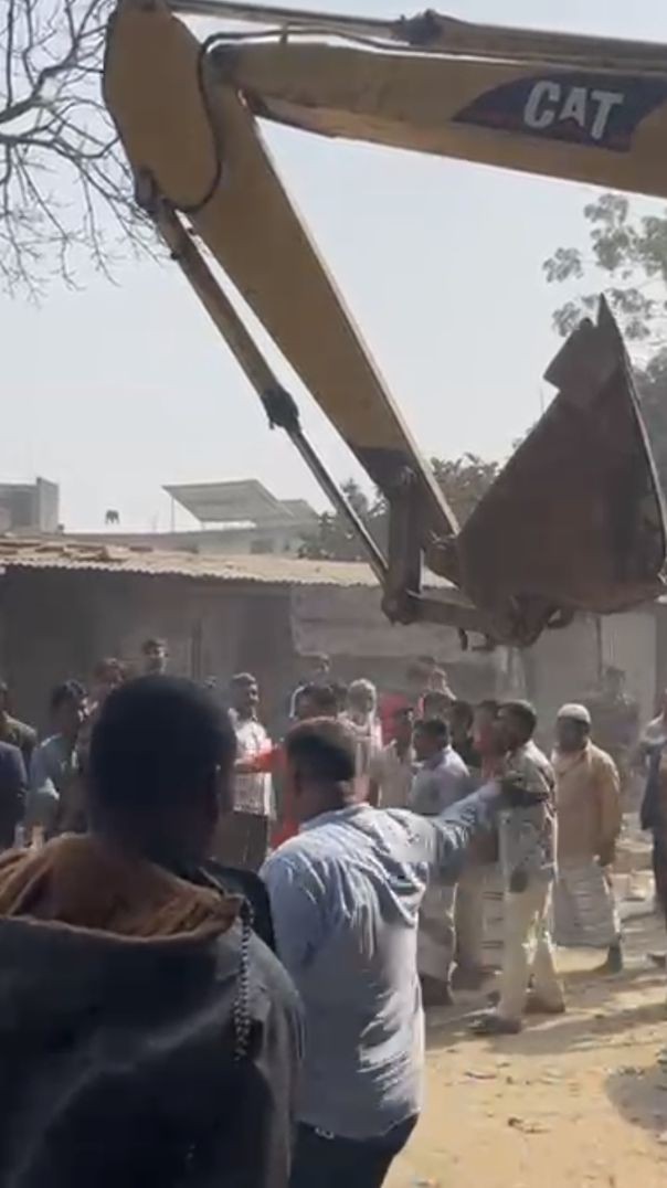 অবৈধ স্থাপনা উচ্ছেদ অভিযান