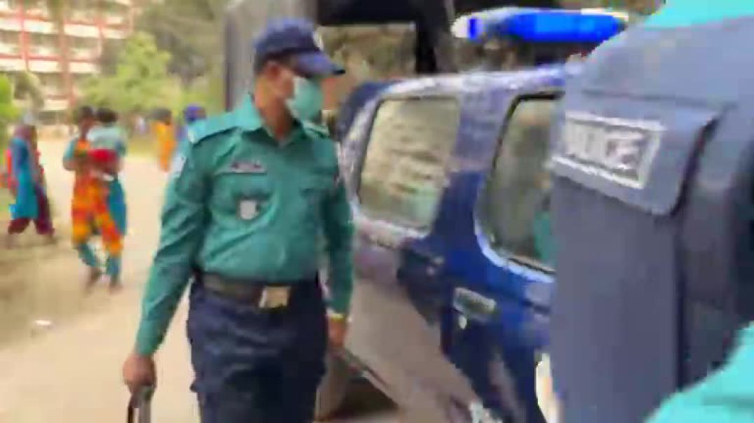 ⁣ইডেন ক্যাম্পাসে এসে ধরা ছাত্রলীগ নেত্রী বৈশাখী
