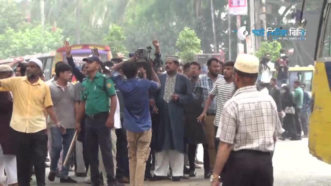 রাজধানীতে অটোরিকশা শ্রমিক-পুলিশ সংঘর্ষ, ইট পাটকেল নিক্ষেপ
