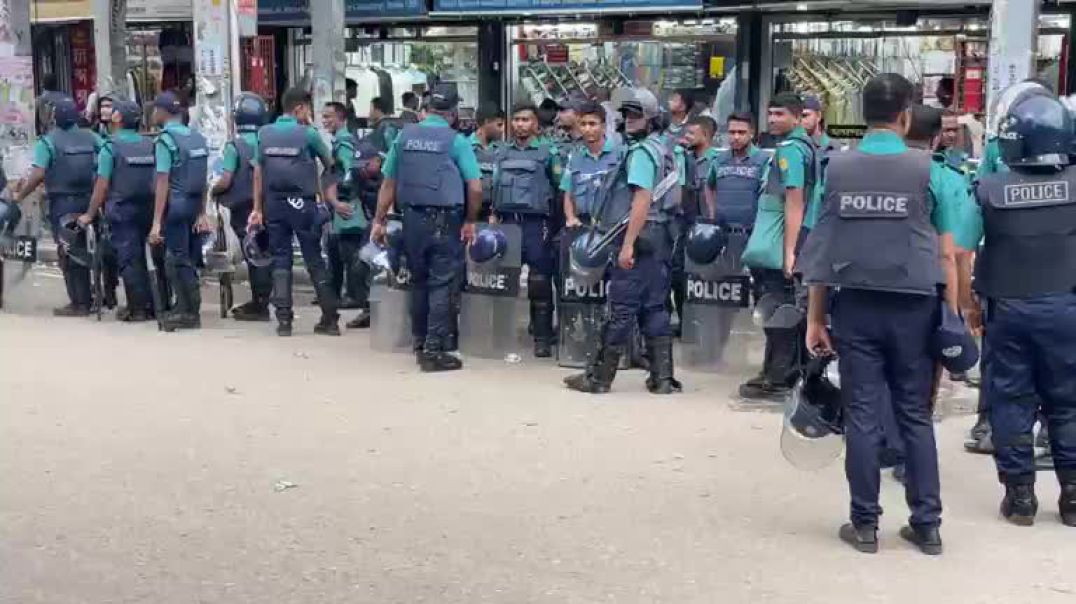 ছাত্র আন্দোলনে পুলিশদের কেমন আচরণ!