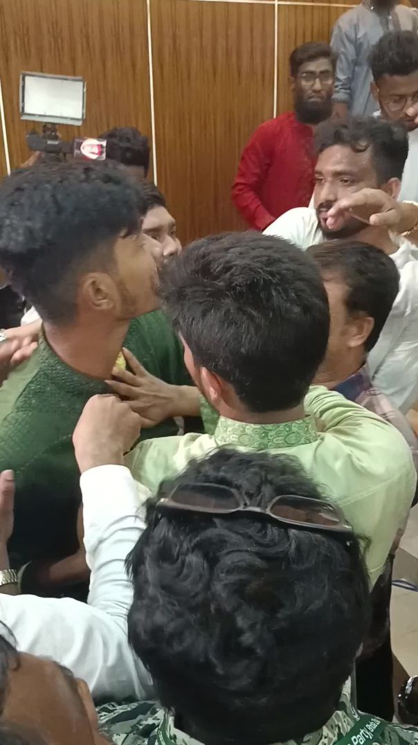 ভোলায় এনসিপির ইফতারে হট্টগোল।