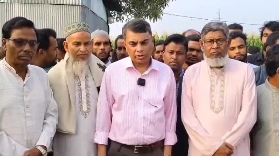 ⁣হাতীবান্ধায় নির্যাতিত শিশুর বাড়ীতে ব্যারিস্টার রাজিব প্রধান ।