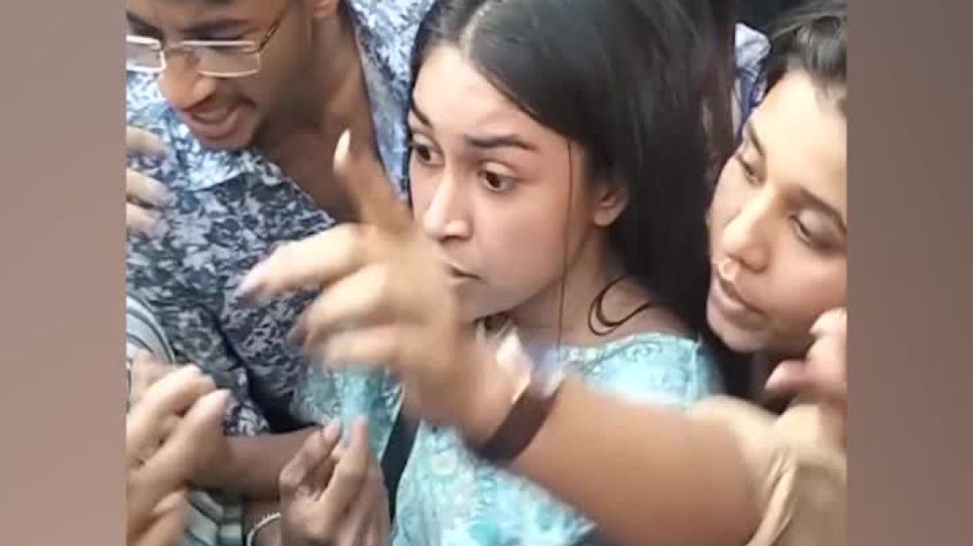 প্রতিবাদ করা  অবস্থায় চেতনা হারিয়ে ফেললেন শিক্ষার্থী...