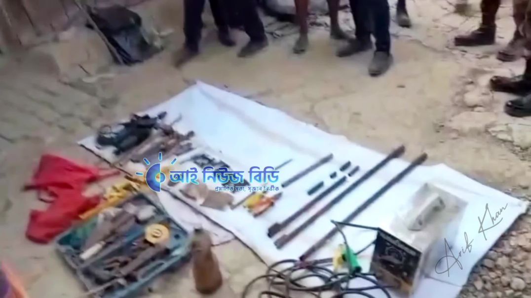 ⁣পেকুয়ায় যৌথ বাহিনীর অভিযানে অস্ত্র তৈরির সরঞ্জাম উদ্ধার।