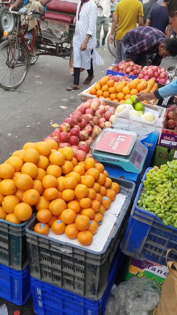 বিপুল ফলের সমাহার