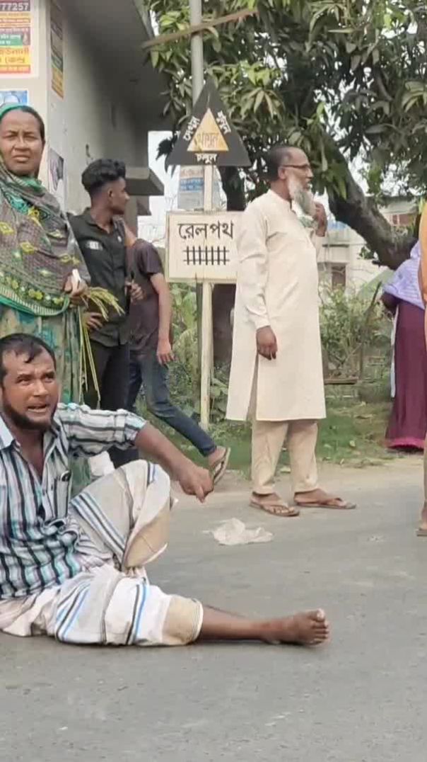 চোখের সামনে কষ্টে বোনা ফসল নষ্ট হতে দেখে দিশেহারা অর্ধ শতাধিক কৃষক