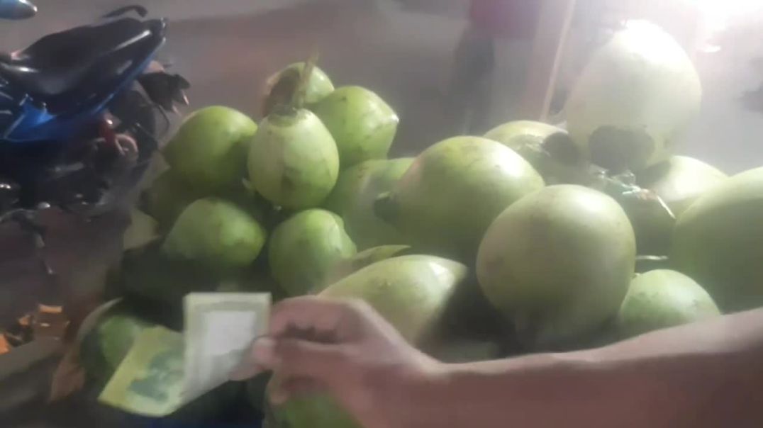 শহর যাত্রায় ১২ হাত বদলে যেভাবে ঢাকায় পৌঁছে শত টাকার ডাব