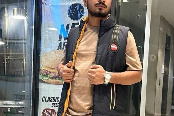 ভালুকা উপজেলার বিরুনীয়া ইউনিয়নের কাইচান গ্ৰামের কুয়েত প্রবাসী জনাব জসিম উদ্দিনের ছেলে প্রাইম এশিয়া বিশ্ববিদ্যালয়ের ছাত্র নবাব পারভেজ ঢাকার বনানী ক্যাম্পাসে ছুরিকাঘাতে মারা গেছেন..