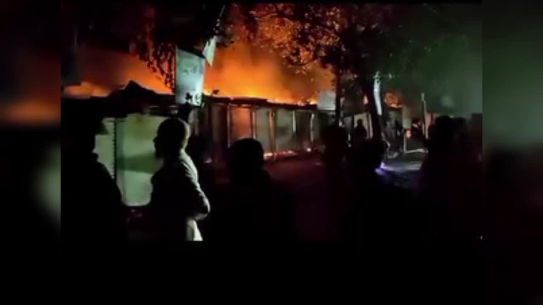 মনোহরদীতে চৌরাস্তা মৌলভী বাজারে ভয়াবহ অগ্নিকাণ্ডে ২ কোটি টাকার ক্ষতি,দিশেহারা দোকান মালিকরা