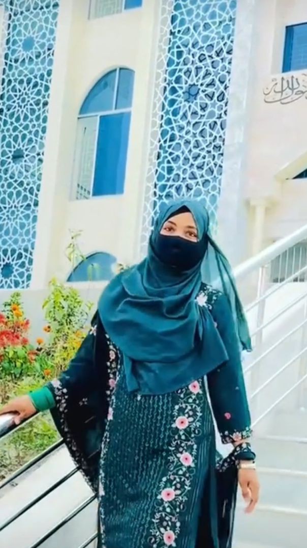 মসজিদে তরুণীর টিকটক ভিডিও ভাইরাল, শাস্তি দাবি