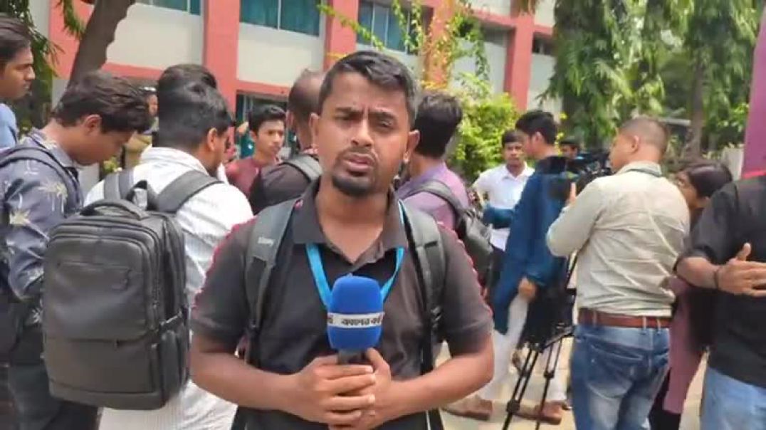 ⁣উত্তরা পূর্ব থানায় ছাত্রজনতার অবস্থান। স্বরাষ্ট্র উপদেষ্টা থানা পরিদর্শন না করেই চলে যাওয়ার অভিযোগ