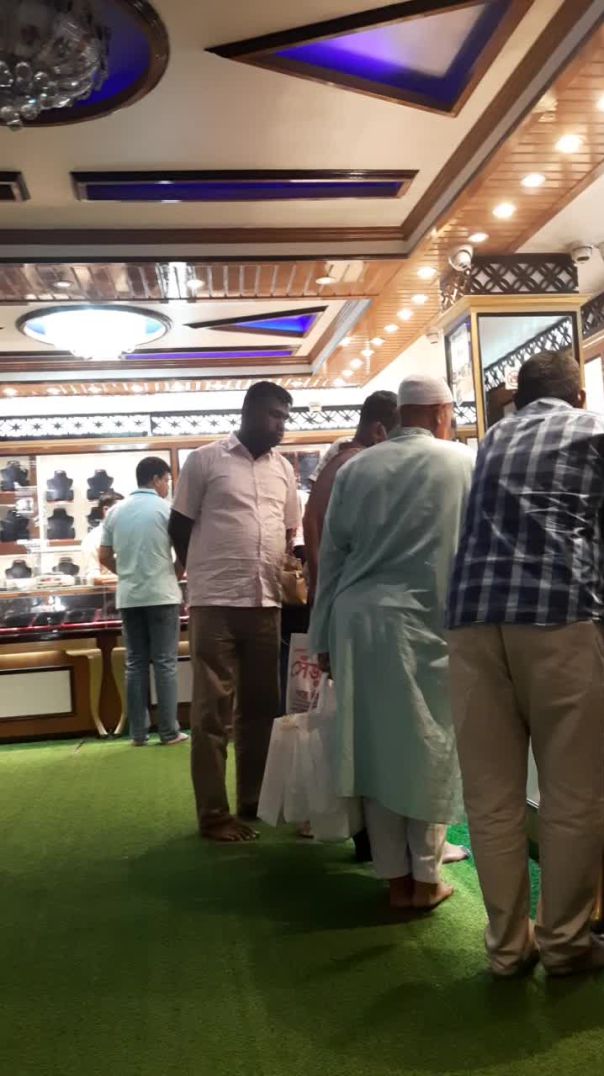 ⁣কাঁকন জুয়েলার্স রংপুরের  সবচেয়ে বড় স্বর্নের দোকান