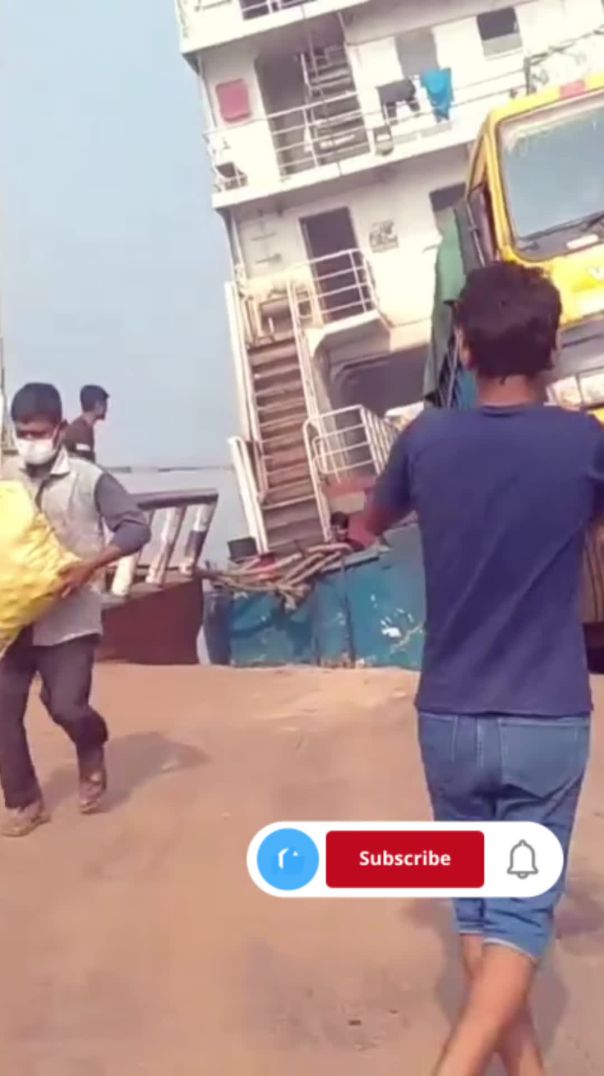 ফেরি ডুবির ঘটনা ঘটলো পাটুরিয়া ঘাটে
