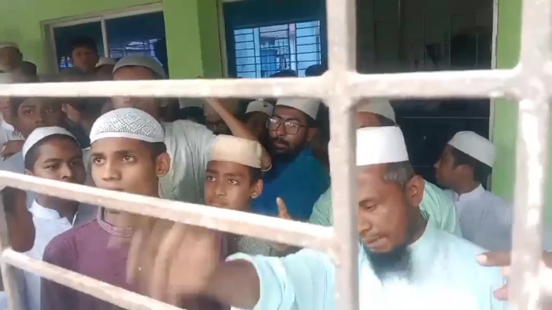 ভূঞাপুরে অধ্যক্ষ কে অবরুদ্ধ করেছিল শিক্ষার্থীরা