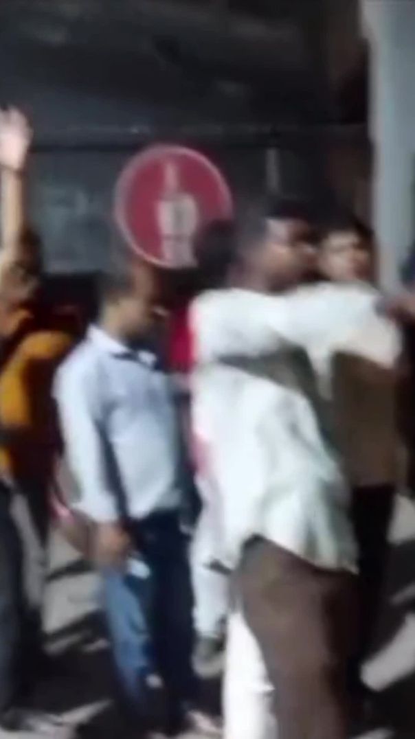 লালমনিরহাট পৌরসভার ২নং ওয়ার্ডের কাউন্সিলর রাশেদ'কে গ্রে'ফ'তা'র করেছে সদর থানা পু