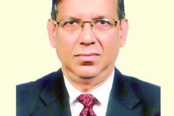 আদালত চত্বরে সাবেক আইনমন্ত্রী আনিসুল হককে চ ড়-থা প্প ড়