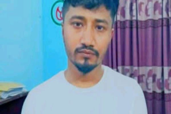 রিপোটার  <br>মোং রাকিব হাং <br>বৈষম্য বিরোধী আন্দোলনের ছাএদের উপর হামলার দায়ে  বরিশাল মহানগর ছাএলীগ নেতা রাইডার রাব্বি পুলিশের হাতে আটোক..