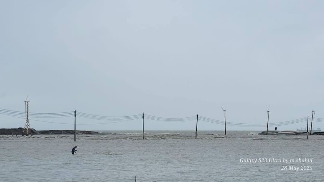 ⁣বৈরি আবহাওয়ায় সাগরের পানিতে বেসামাল কুতুবদিয়া উপকূল