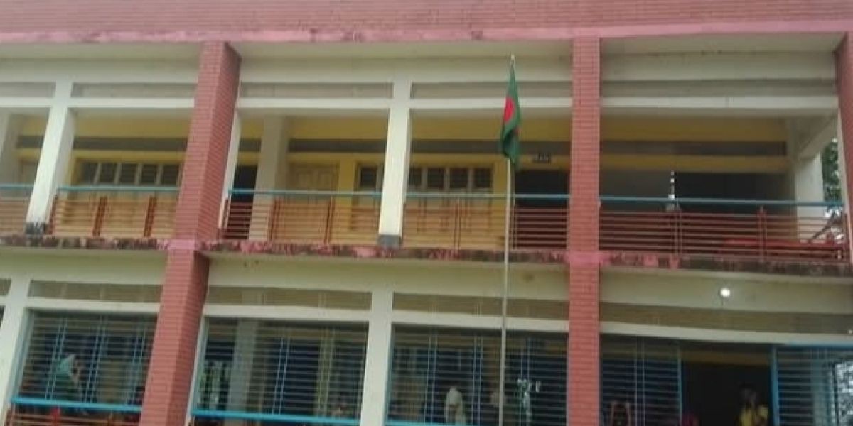কেন্দুয়ায় শিক্ষকের বিরুদ্ধে শিক্ষার্থীকে যৌন হয়রানির অভিযোগ: উপজেলা প্রশাসন কর্তৃক তদন্ত কমিটি গঠন..