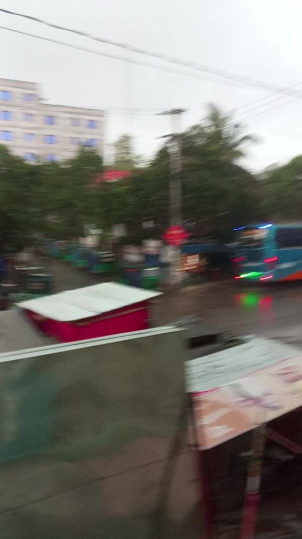 বৃষ্টিতে সস্তি