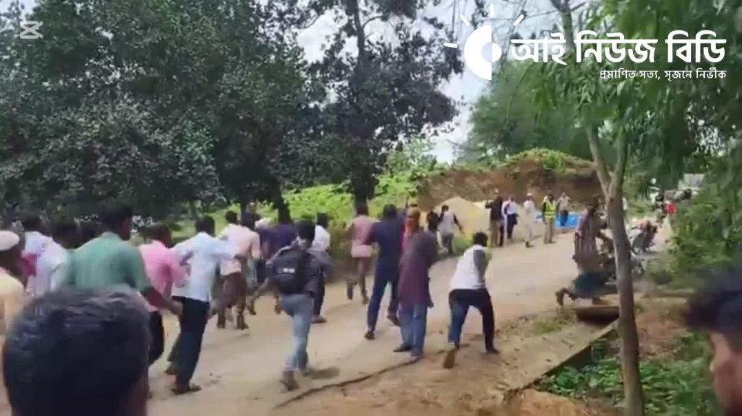 শেরপুরে উপদেষ্টার গাড়িবহরে থাকা সাংবাদিকদের উপর বালু বনখেকোদের হা/ম/লা,