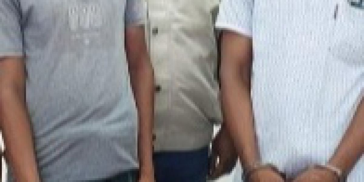 বরিশালে চেতনা নাশক খাইয়ে লুট।১৭মোবাইল সহ আটোক ৪