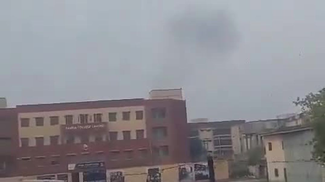 লাহোরে সকালে বিস্ফোরণের শব্দ