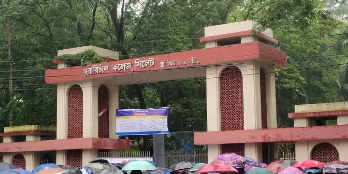 বৃষ্টি উপেক্ষা করে ভর্তি পরীক্ষায় অংশগ্রহণ, সিলেটের এমসি কলেজে প্রাণবন্ত উপস্থিতি।..