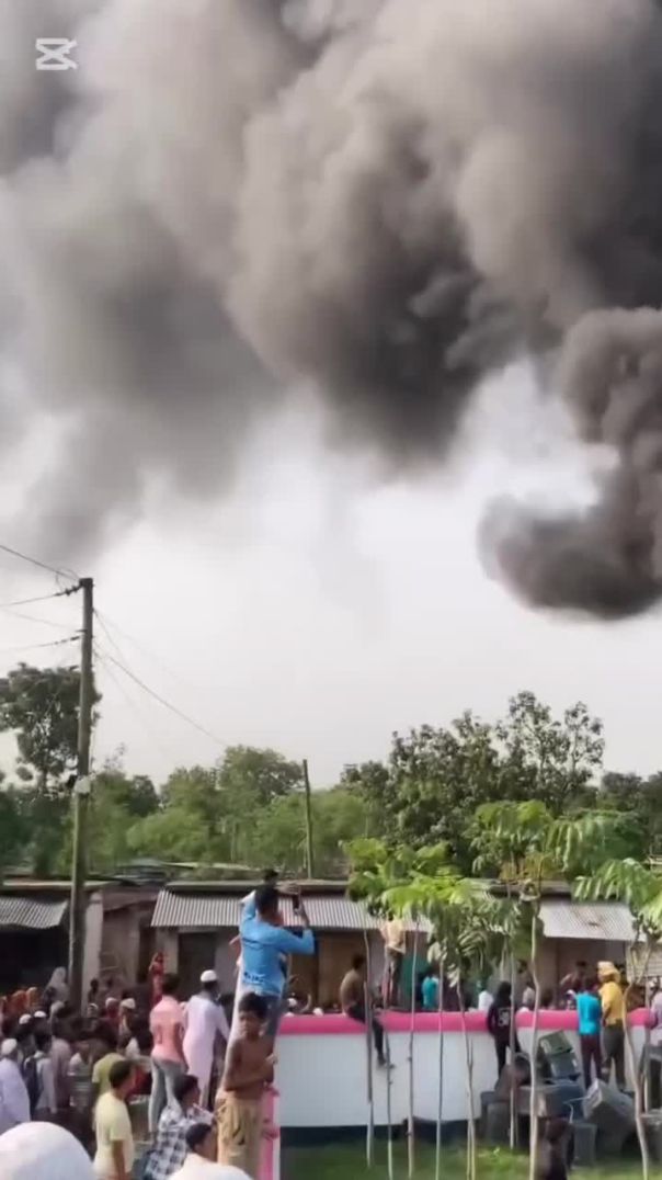 চাঁপাইনবাবগঞ্জের কানসাট আম বাজারে ভয়াবহ অগ্নিকাণ্ড