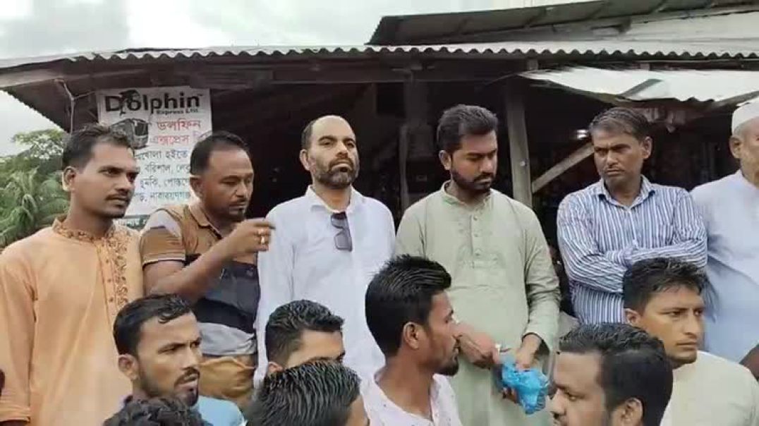 গলাচিপা উপজেলার আমখোলা বাজারে বক্তব্য রাখছেন ভিপি নুরুল হক নূর।- আই নিউজ বিডি