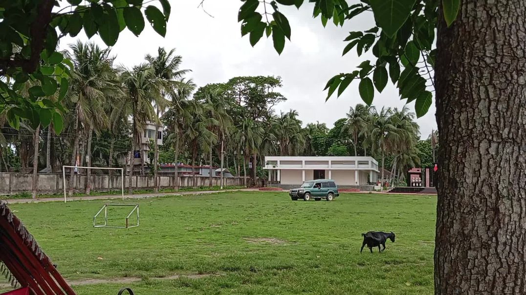 ⁣খুলনা বটিয়াঘাটা উপজেলা চেয়ারম্যানের গাড়ি এখন পিয়নের ট্রেনিং প্রশিক্ষণ গাড়ি ।