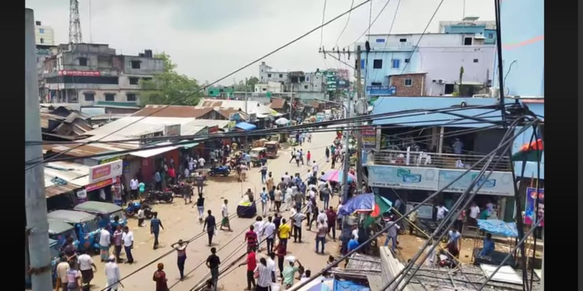 গাজীপুর কালিয়াকৈরে আহবায়ক কমিটি উপলক্ষে বি এনপির দু গ্রুপের সংঘর্ষ..