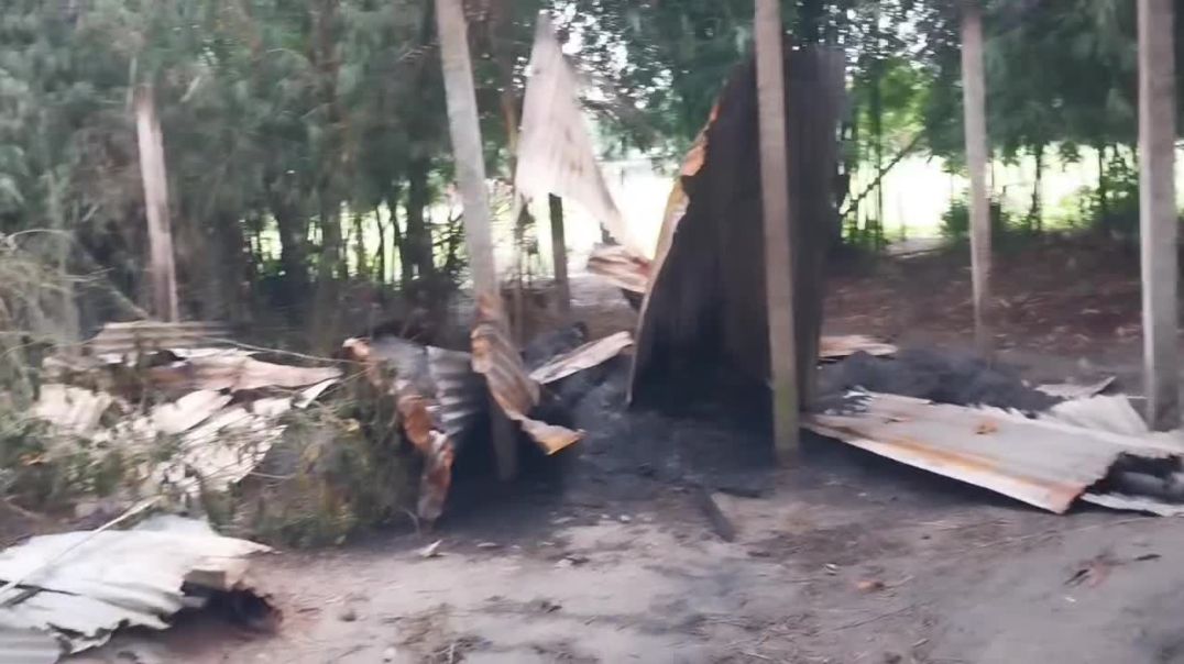 গৌরীপুরে ছাত্রদল নেতা হুমায়ুন হত্যাকাণ্ডের ঘটনায় অগ্নিসংযোগ ও ভাংচুরের দৃশ্য।