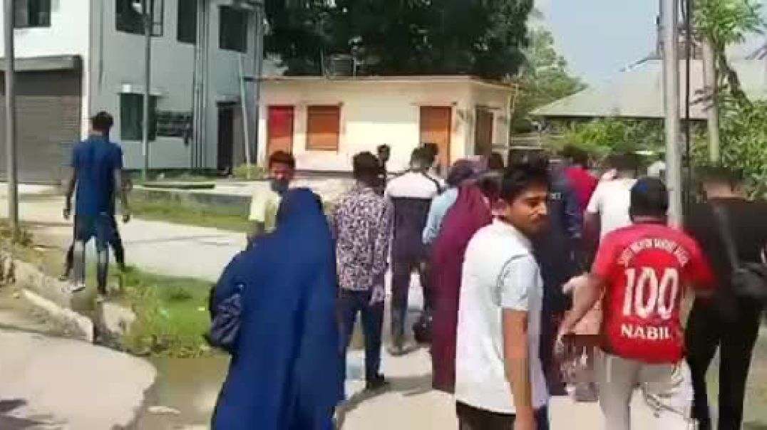 ⁣মাধারীপুরে জুমার নামাজ পড়ার সময় মসজিদে ডুকে দুই জনকে কুপিয়ে কল্লা ফেলে দেয় এবং একজনের হাতের এবং পায়ে