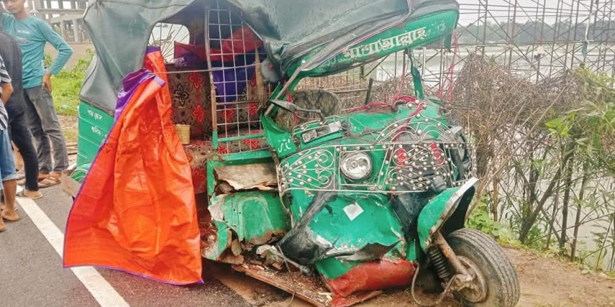 চট্টগ্রাম-কক্সবাজার মহাসড়কে পটিয়ায় বাস-সিএনজি মুখোমুখি সংঘর্ষ, চালক গুরুতর আহত..
