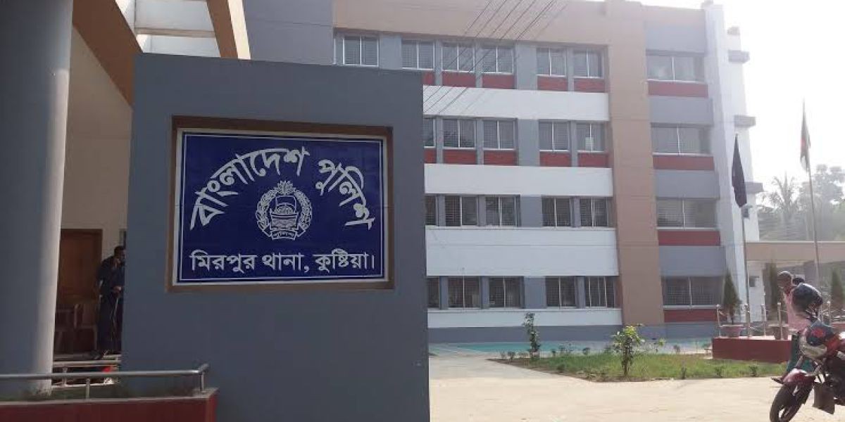 কুষ্টিয়ায় লাশবাহী অ্যাম্বুলেন্সে ডাকাতি, লাশের দেহ তল্লাশি..