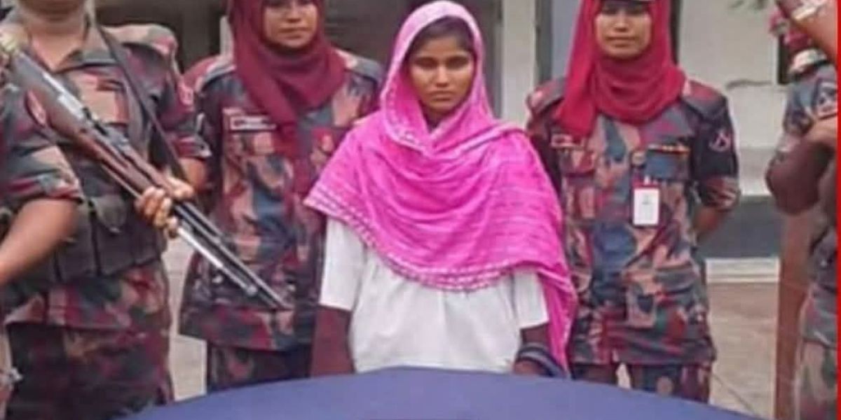 সাতক্ষীরার বাঁকাল চেকপোস্টে ৬টি স্বর্ণের বারসহ এক নারী আটক!!  সাতক্ষীরার বাঁকাল চেকপোস্টে ৬টি স্বর্ণের বারসহ এক নারী পাচার কারীকে আটক করেছে বর্ডার গার..