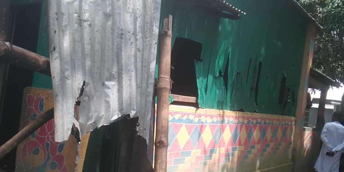 কেন্দুয়ায় জমি বিরোধে বসতবাড়িতে হামলা