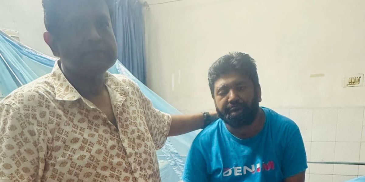 মতলব উত্তরে হামলায় চোখ হারানো যুবদল নেতার খোঁজ খবর নিতে হাসপাতালে তানভীর হুদা।..