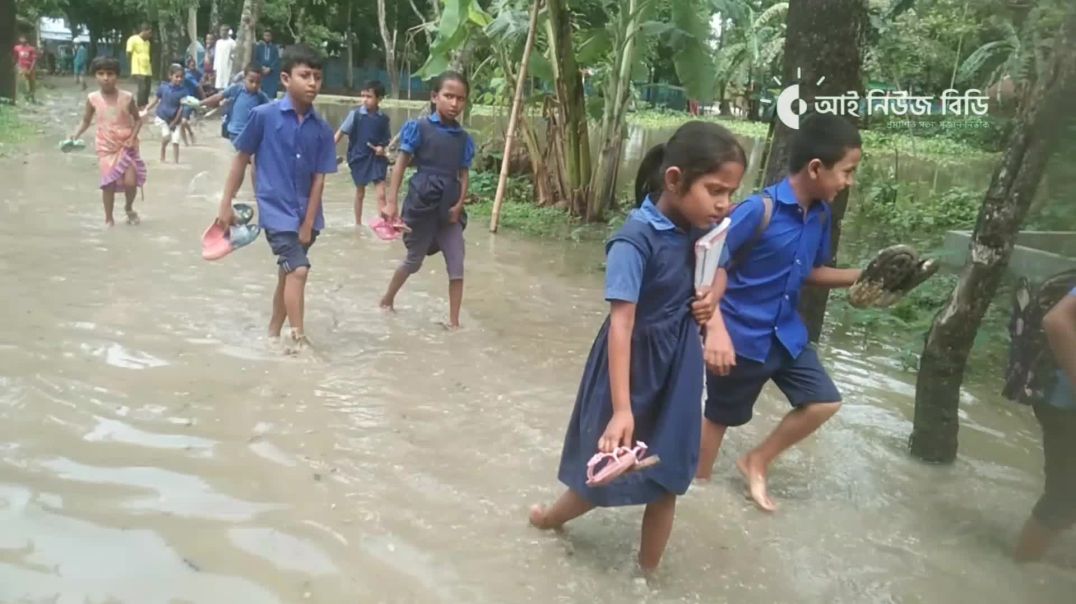 জলাবদ্ধতার স্থায়ী সমাধান চেয়ে প্রশাসনের কাছে দাবি জানিয়েছেন গ্রামবাসী।