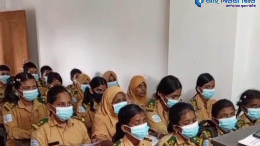 সাতক্ষীরা রেসিডেন্সিয়াল মডেল স্কুল এন্ড কলেজে সড়ক দুর্ঘটনা হ্রাসকল্পে বিশেষ প্রশিক্ষণ