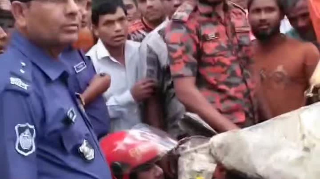 উদ্ধার কাজ চলছে