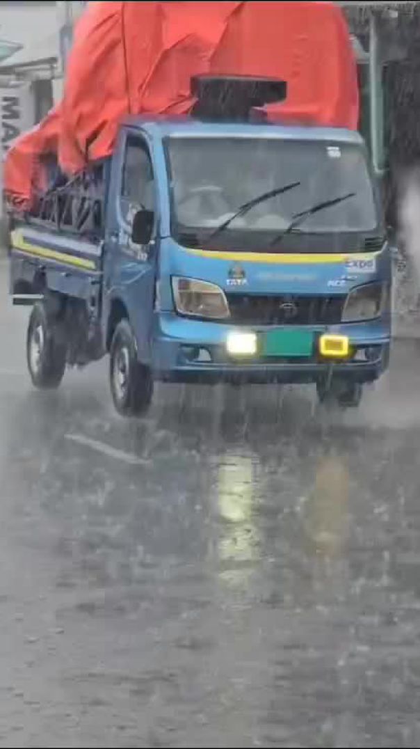 পাবনা শহরে বৃষ্টি বিলাস