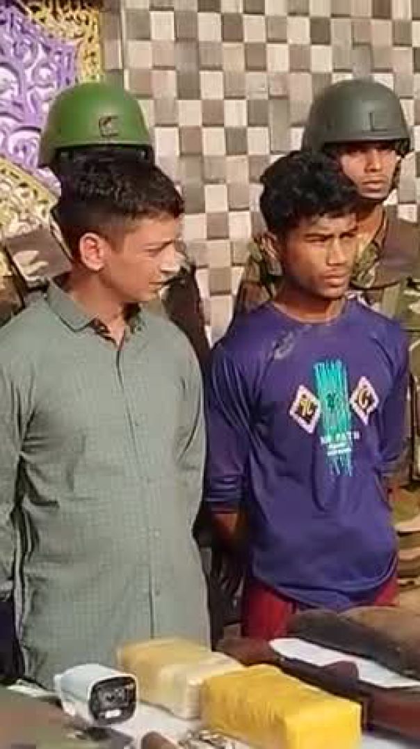 গর্জনিয়া সীমান্তের অঘোষিত রাজা ডাকাত শাহীনের আস্তানা থেকে বিপুল ভারী অস্ত্র উদ্ধার..