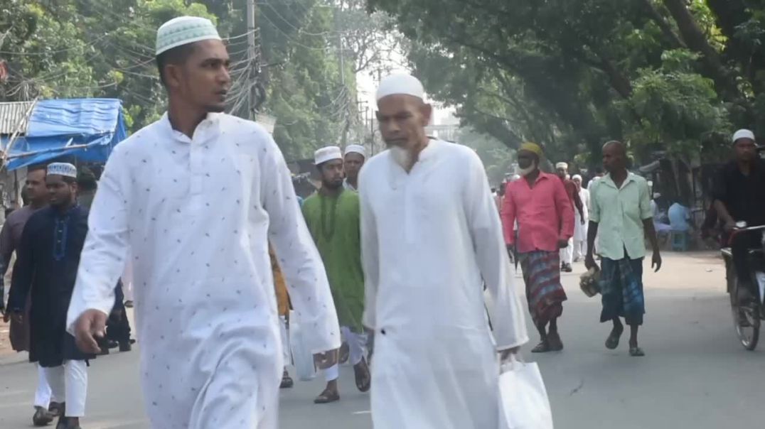 ⁣দেশের বৃহত্তম দিনাজপুরের গোর এ শহীদ ময়দানে লক্ষাধিক মুসল্লীর ঈদুল আযহার নামাজ আদায়