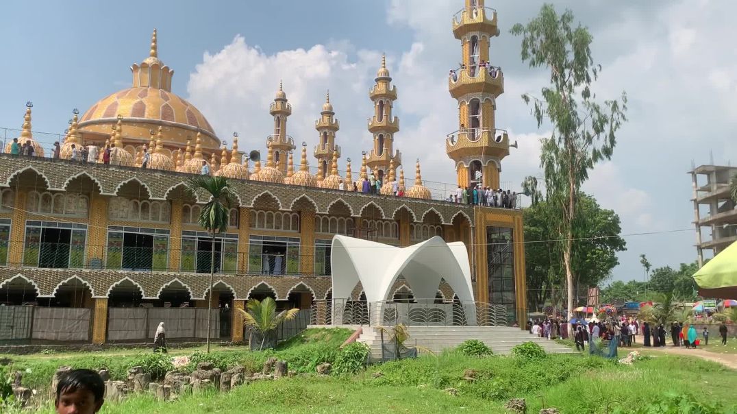 ⁣২০১ গম্বুজ বিশিষ্ট মসজিদ