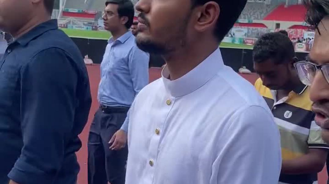 ⁣খেলা চলাকালী বাংলাদেশ সরকারের উপদেষ্টা আসিফ মাহমুদ জাতীয় স্টেডিয়ামে