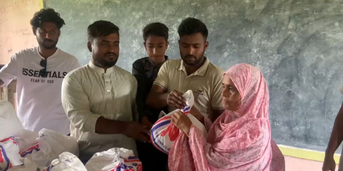 বাবার দেওয়া শিক্ষা নিয়ে প্রতি ঈদে অসহায় মানুষের পাশে ছেলে..